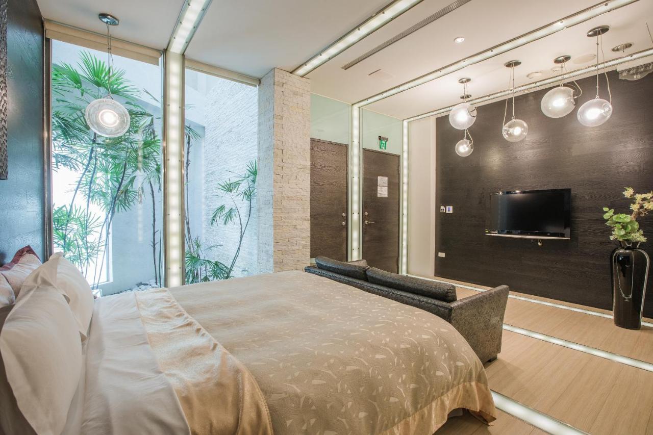 Motel Stars Taichung Extérieur photo