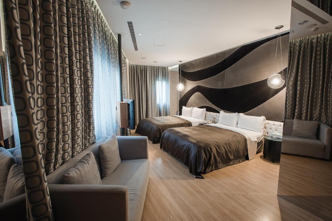 Motel Stars Taichung Extérieur photo