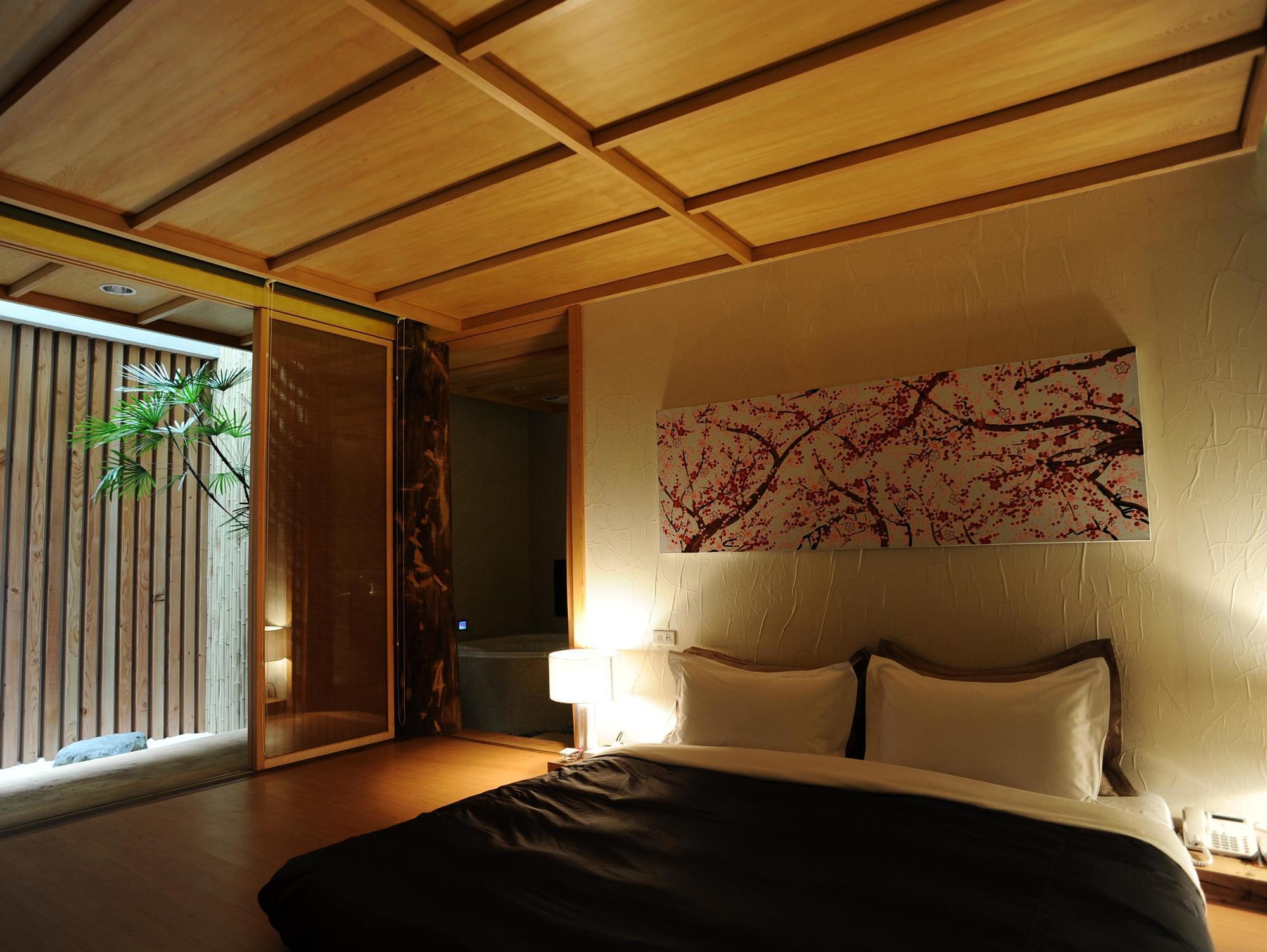 Motel Stars Taichung Extérieur photo