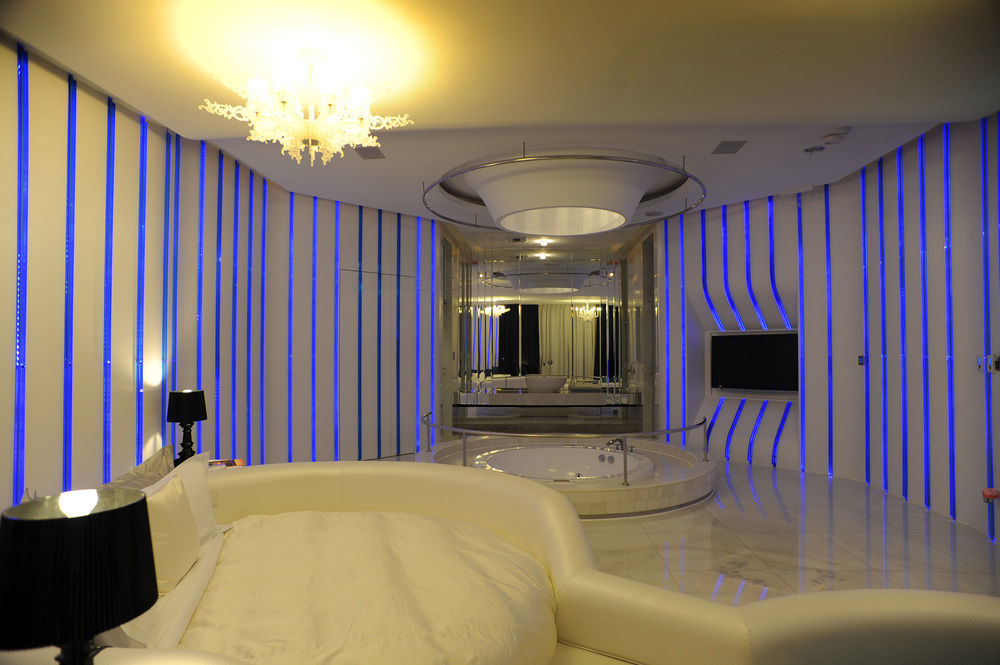 Motel Stars Taichung Extérieur photo