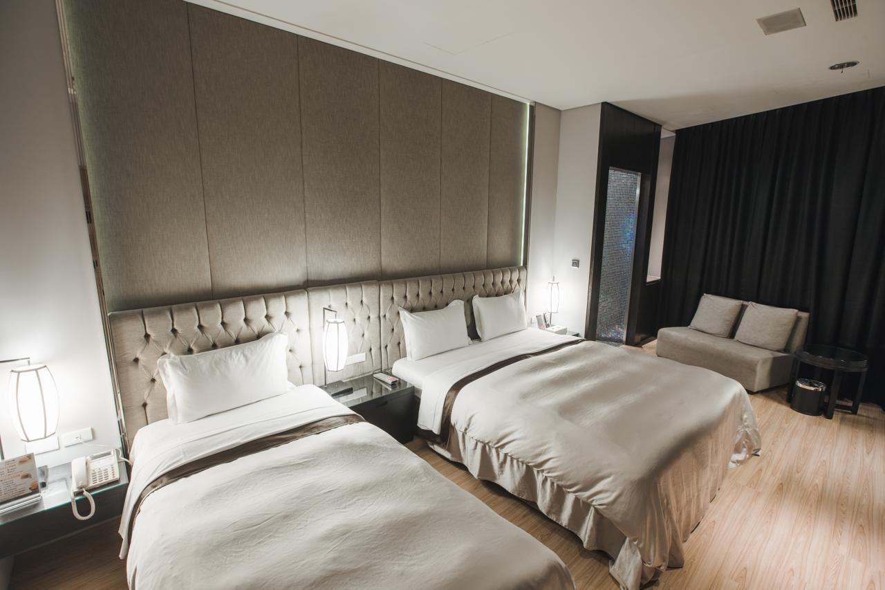 Motel Stars Taichung Extérieur photo