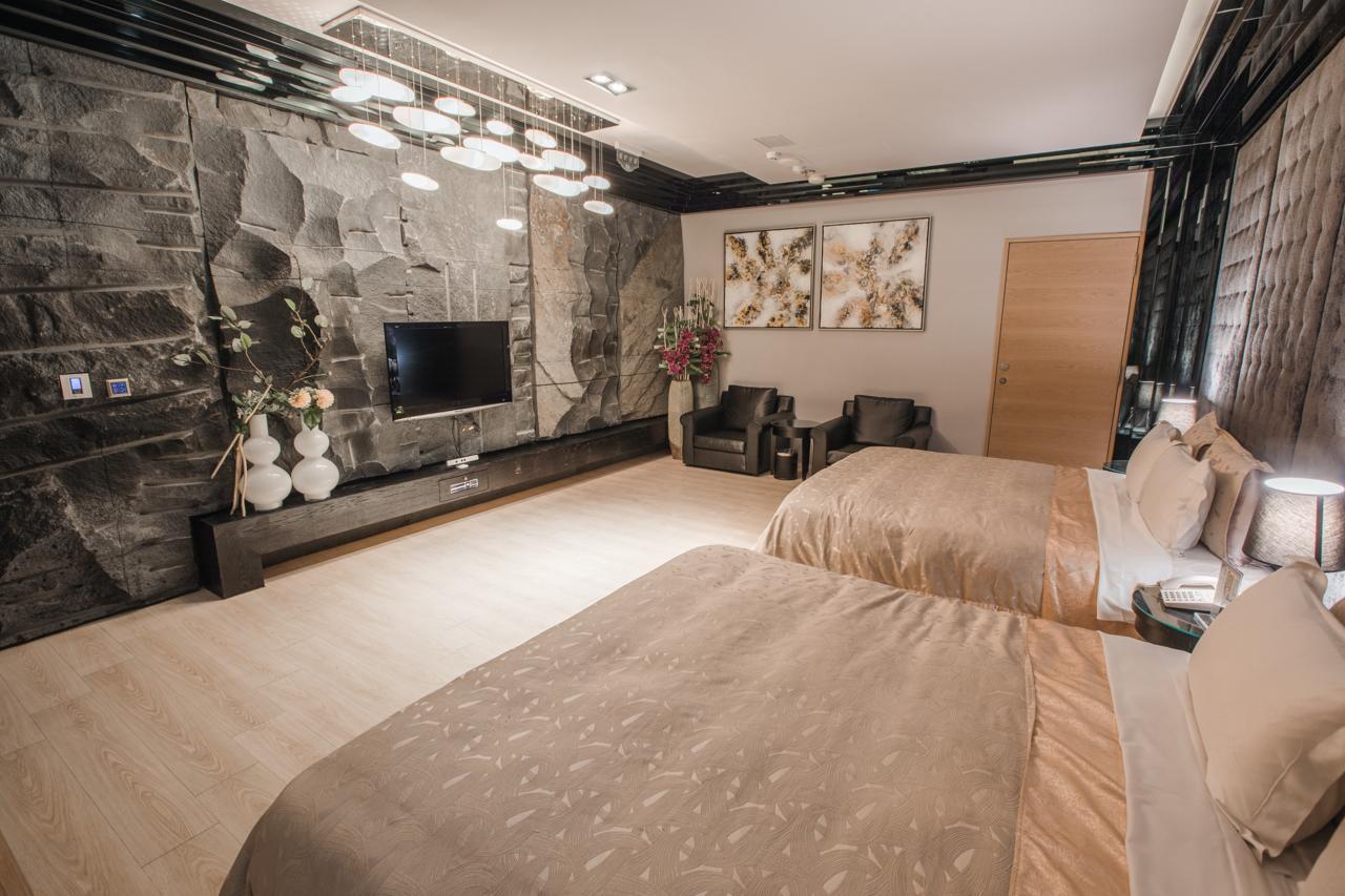 Motel Stars Taichung Extérieur photo