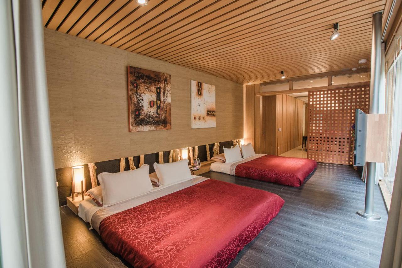 Motel Stars Taichung Extérieur photo