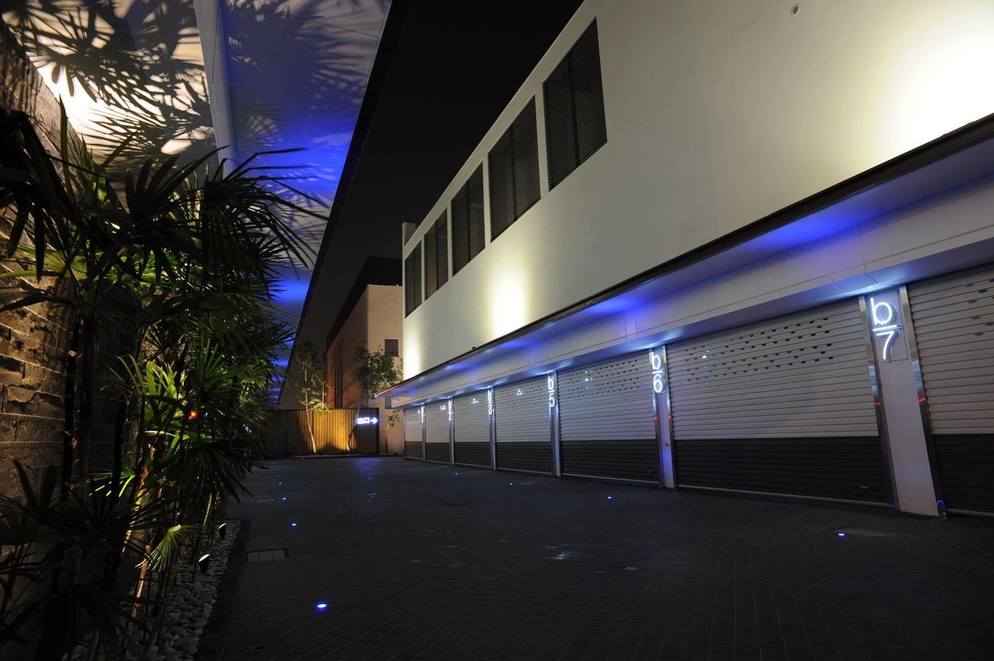 Motel Stars Taichung Extérieur photo